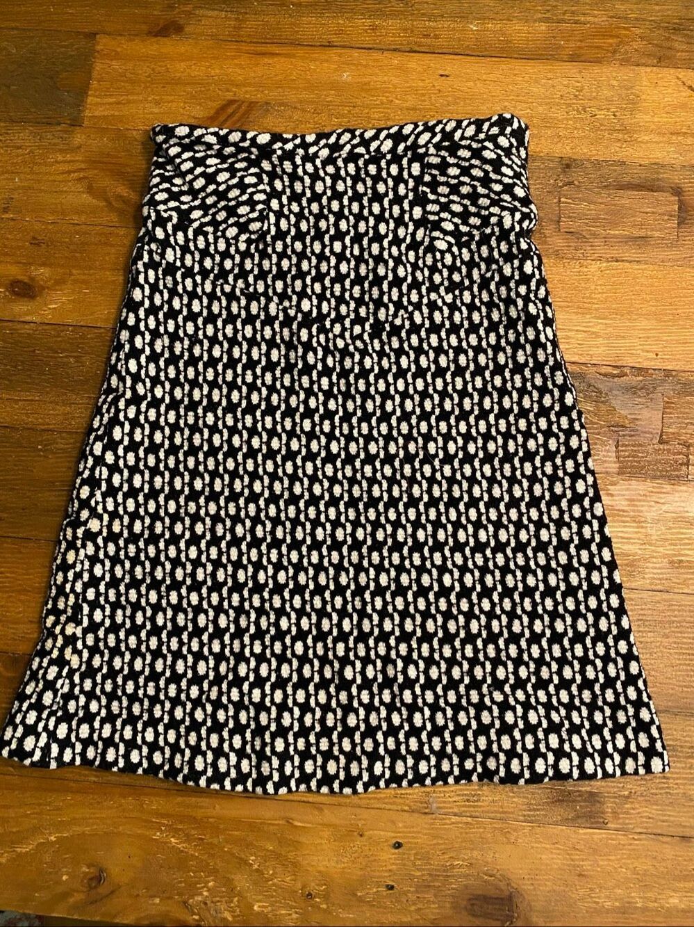 Diane Von Furstenberg size 10 black white Wool skirt